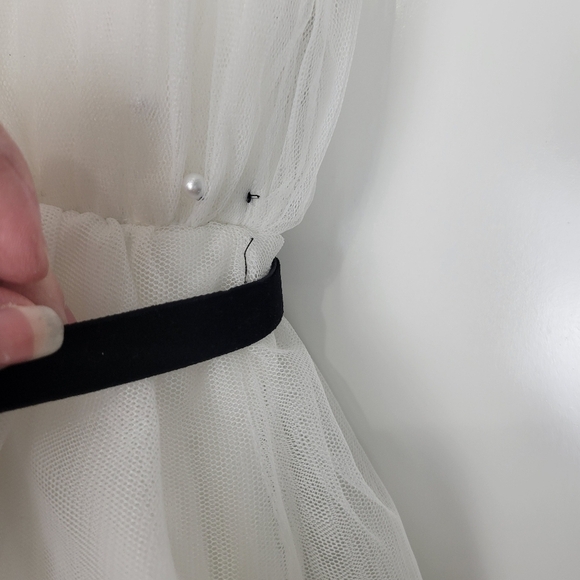 NWT TLC Say Yes Juniors Tulle & Faux Pearl Tiered Ball Gown Size 0 - Picture 9 of 15